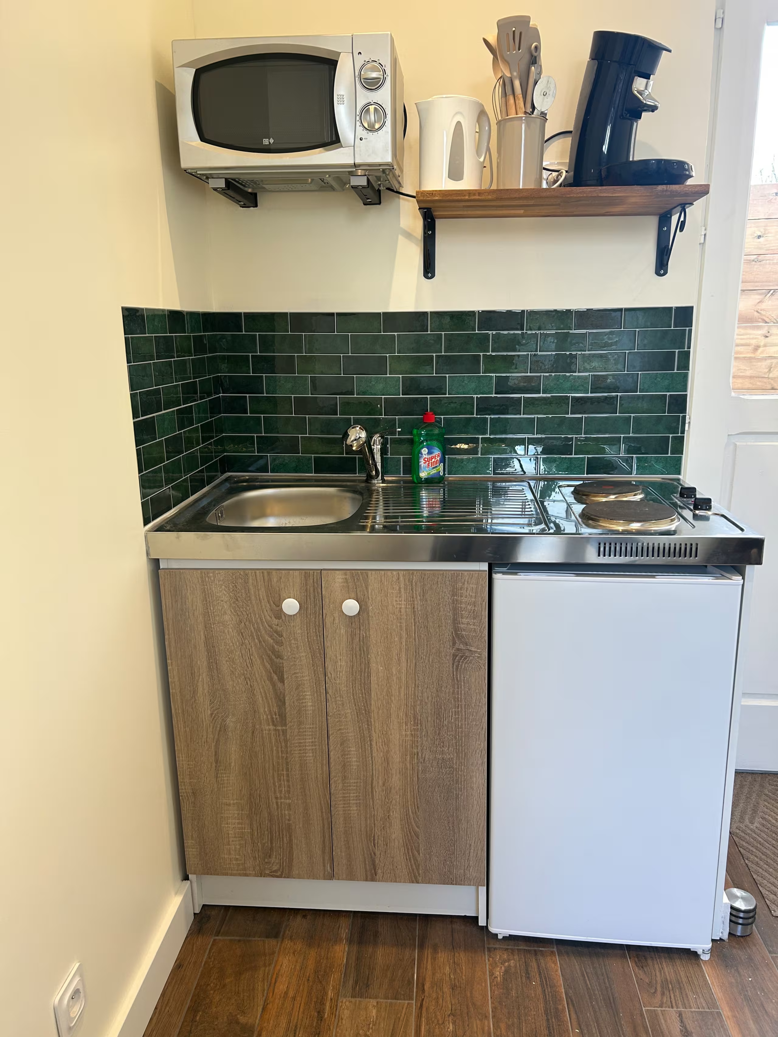 Kitchenette équipée